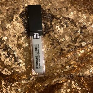 Givenchy Prisme Libre skin caring corrector Green